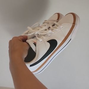 Nike Court Legacy